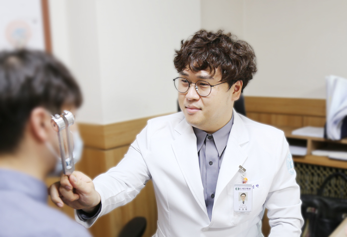 [건강정보] 어지럼증 주범 ‘이석증’ 잡으려면? [병원신문]