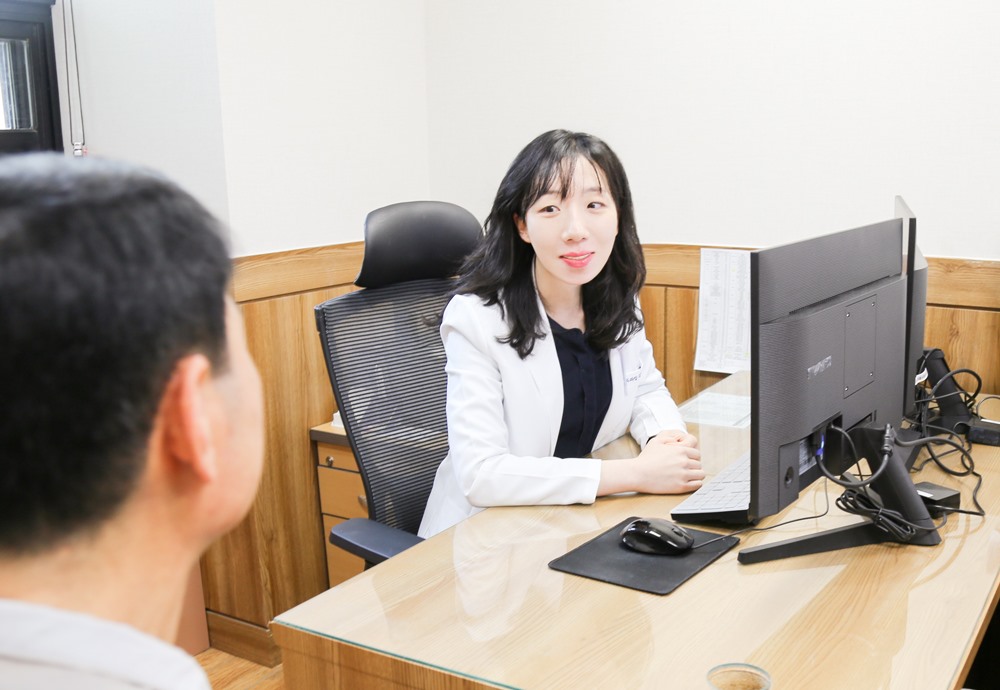 다리 때문에 잠 안온다?…단순 불면증 아닙니다 [뉴시스]